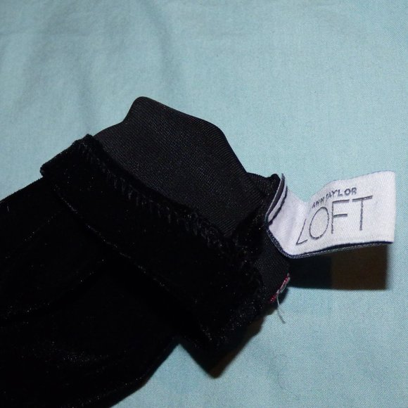 Echo Fall colors scarf & Loft Black velvet gloves - Picture 10 of 11